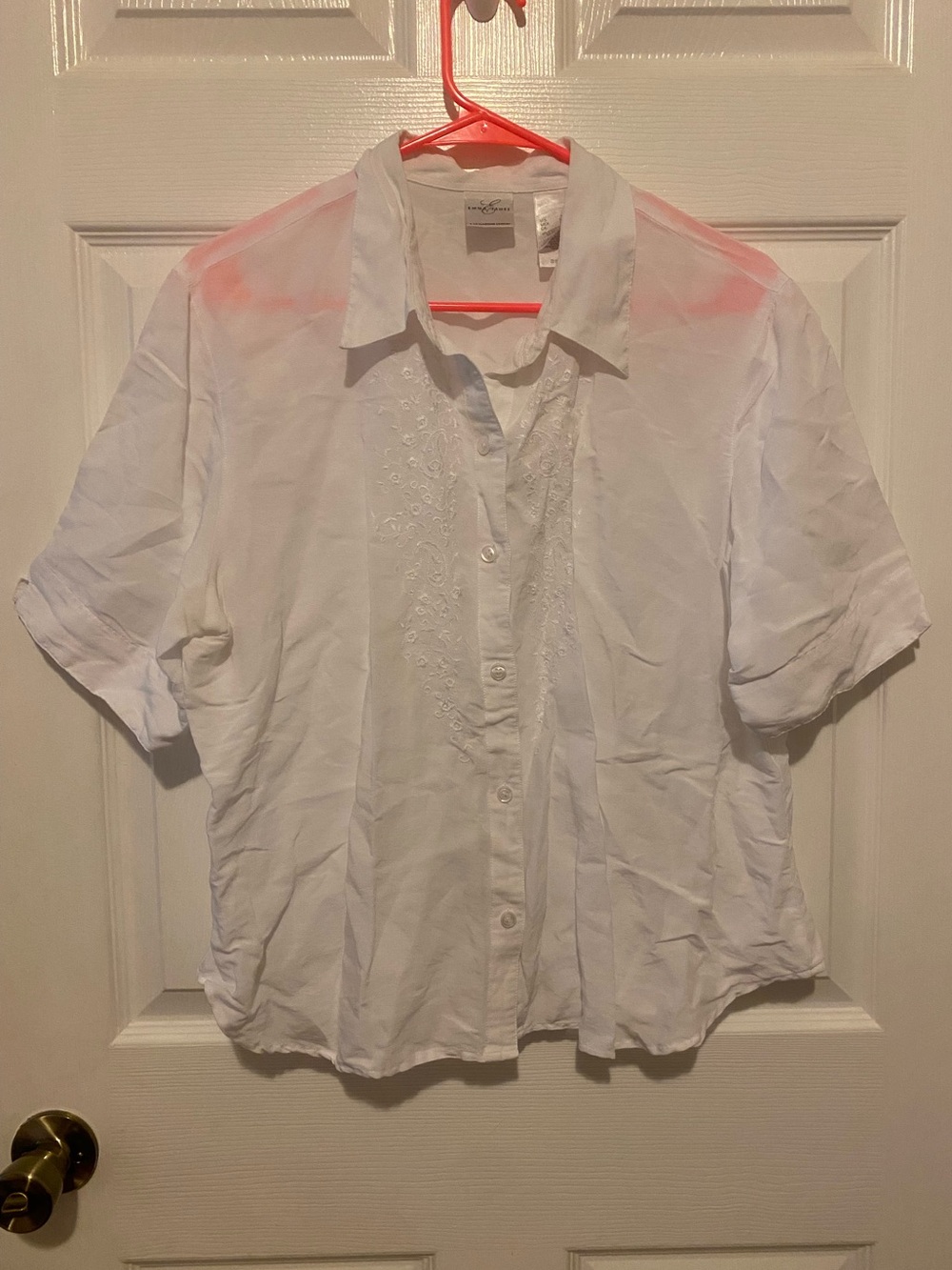 Liz Claiborne White Short-Sleeve Button-Down Shirt with Embroidery